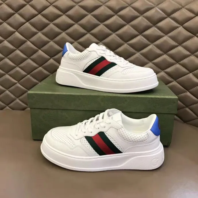 P380 new men's shoes GUCCI [Lightning] latest shoes are shipped. Original quality, fashionable, made of special materials, sheepskin lining, brand new packaging. The foot feels super comfortable and the workmanship is impeccable. Size: 38-45